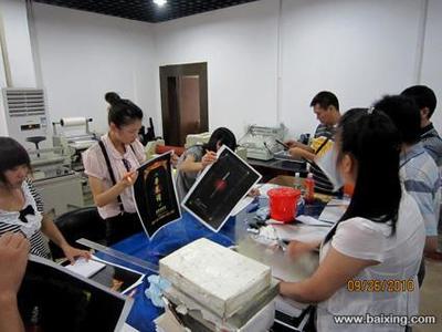 莘莊廣告印刷服務(wù)全指南 圖文設(shè)計(jì)與噴繪裝訂一覽